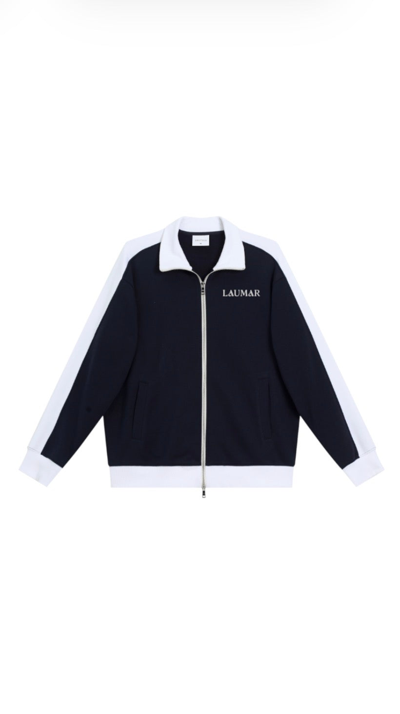 LAUMAR AURELIS
The Signature Jacket.