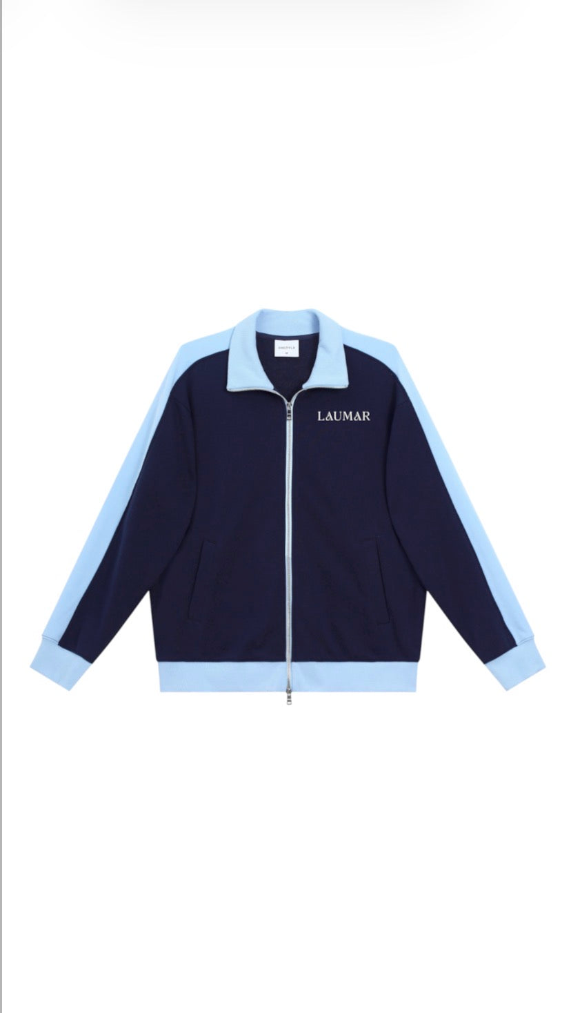 LAUMAR AURELIS
The Signature Jacket.