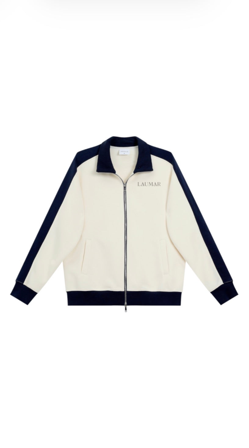 LAUMAR AURELIS
The Signature Jacket.