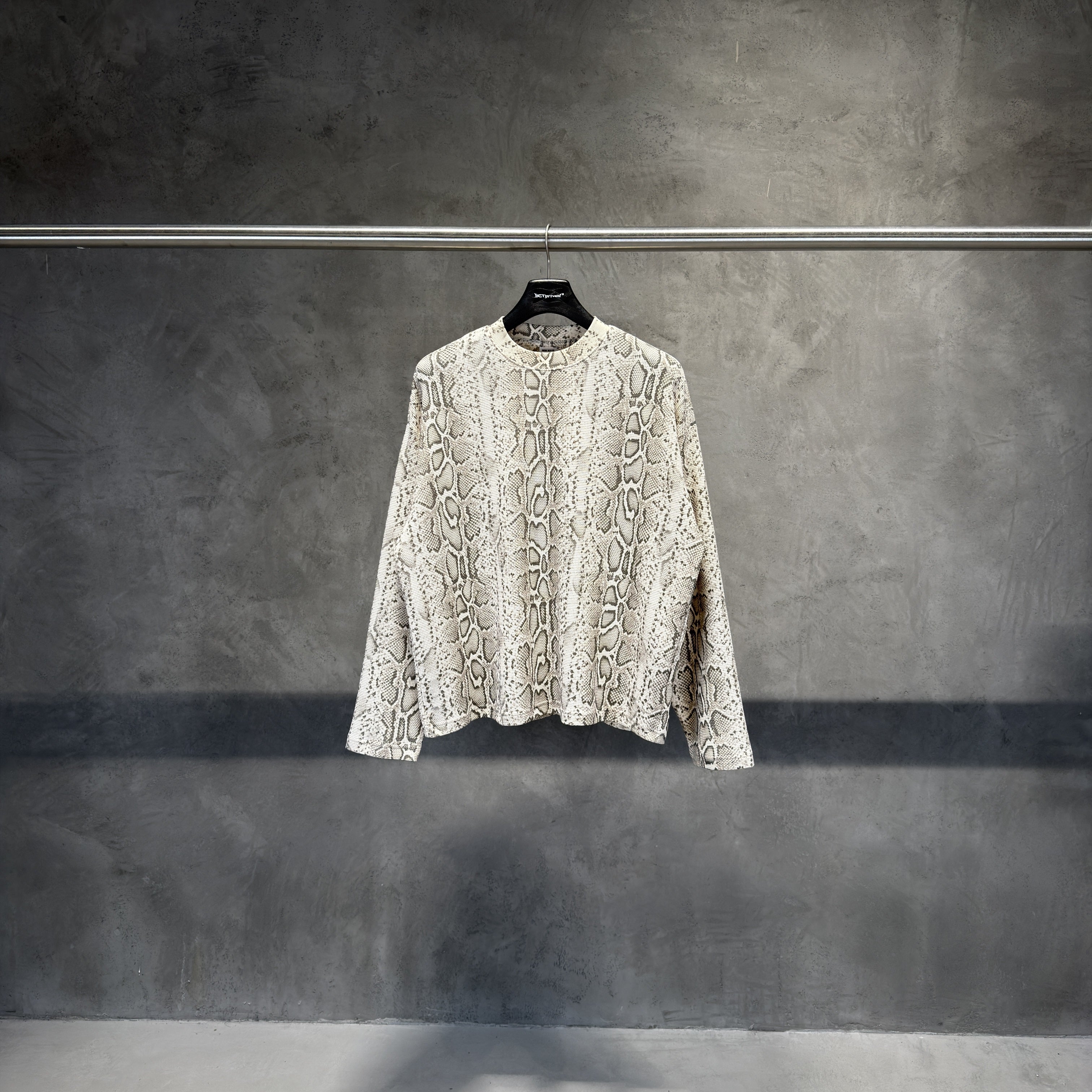 Sneak Long Sleeve